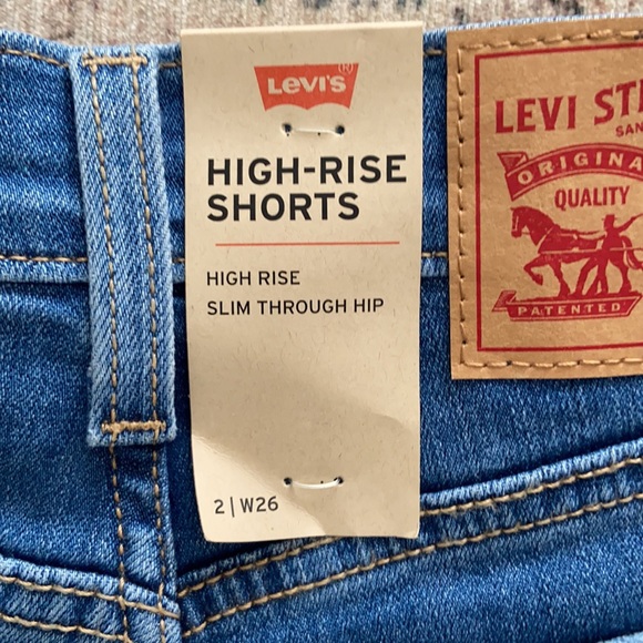 Levi’s High Rise Shorts - Picture 8 of 8